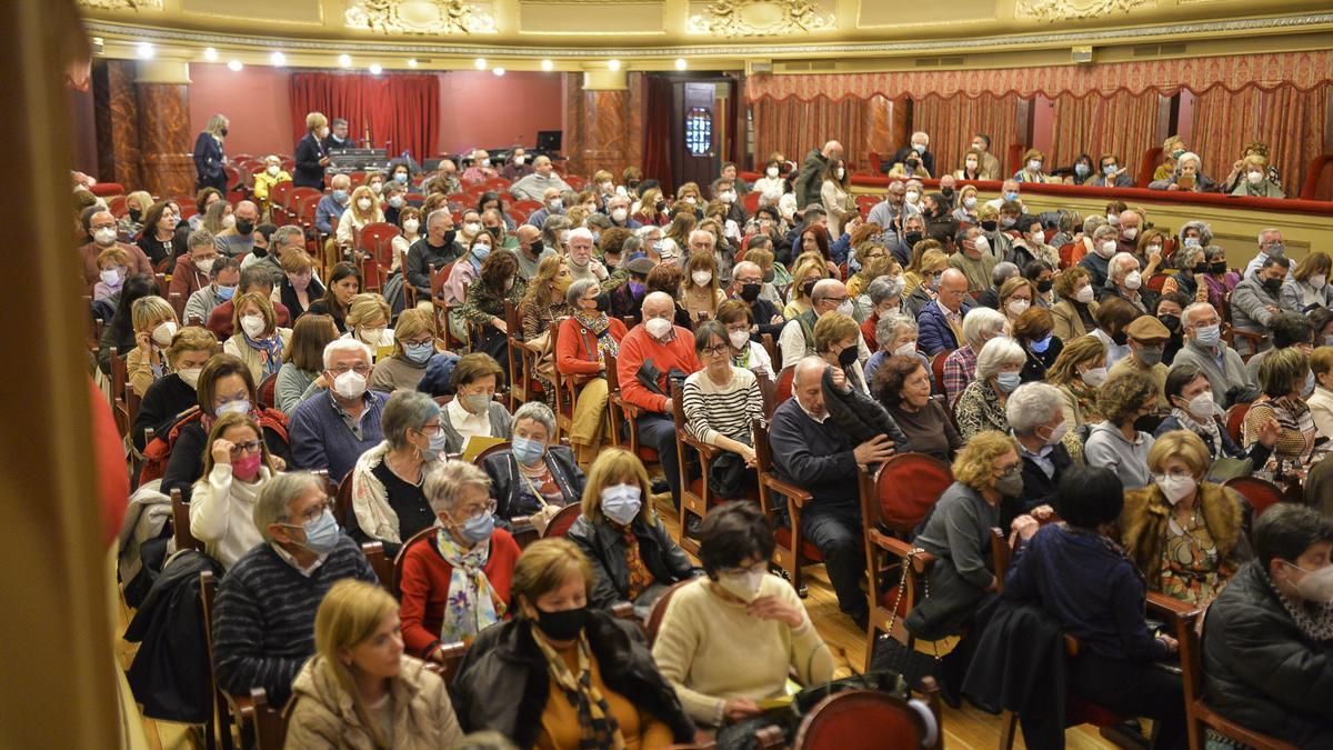 Público en el teatro Palacio Valdés