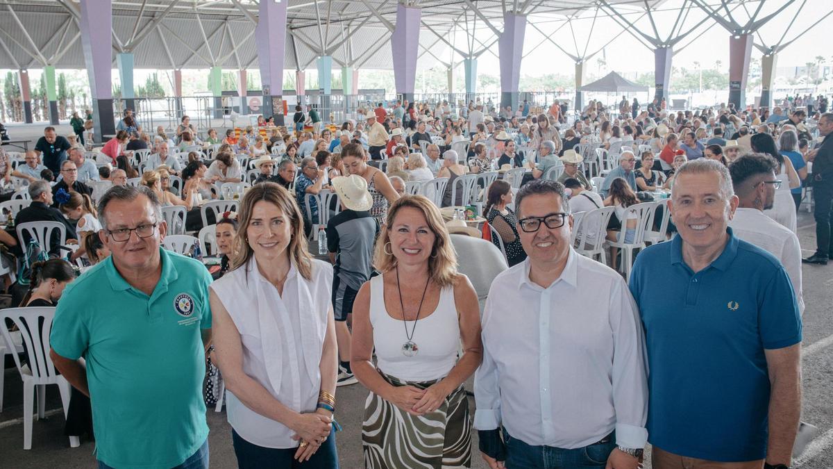 Carrasco ensalza la labor del movimiento asociativo en el Encuentro Vecinal que ha reunido a más de 600 personas en el recinto ferial