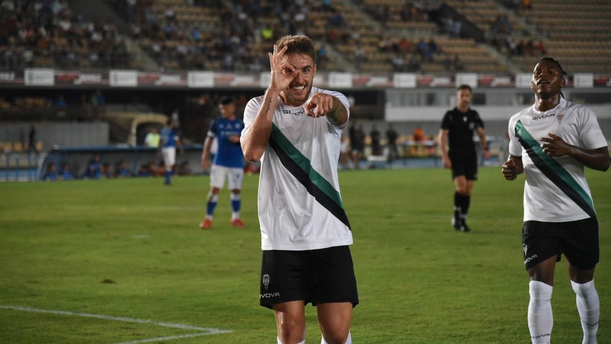 Antonio Casas celebra su gol ante el Xerez DFC en Chapín.