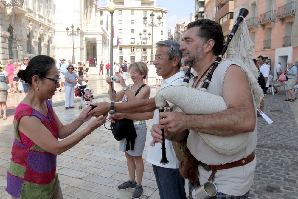 Los turistas disfrutan de Carthagineses y Romanos