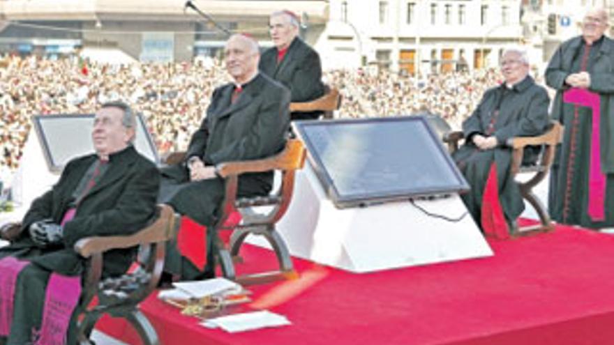 La cúpula de la Iglesia reta al Gobierno con una megaprotesta