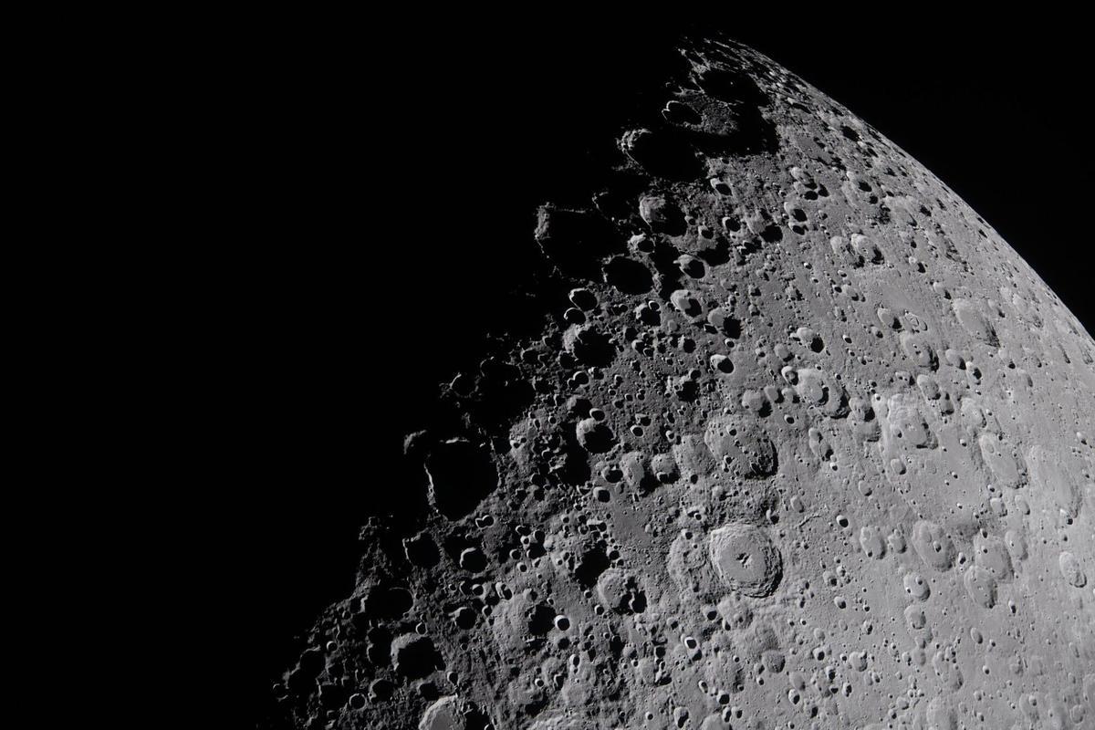 EN IMÁGENES: Las fotos tomadas de la Luna y la Tierra desde la misión Artemis