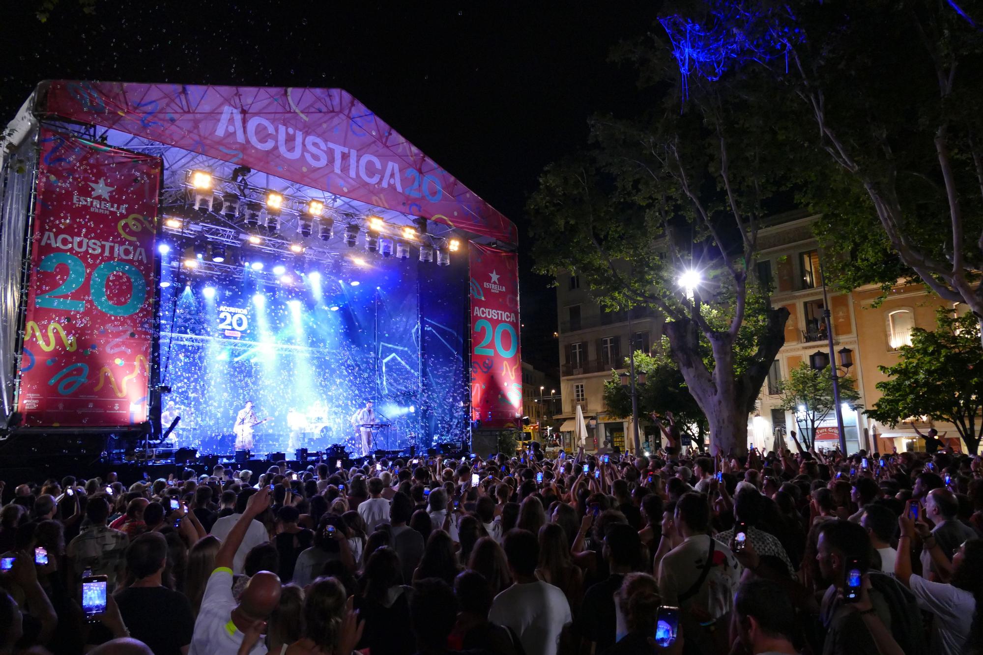 Llum, foc, confeti i molta música a la tercera nit d'Acústica