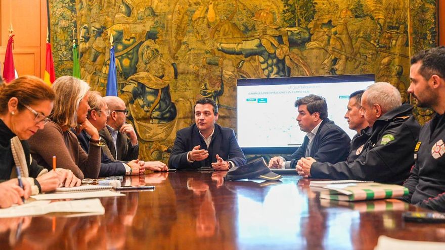 El alcalde de Córdoba mantiene activo el comité de emergencia y admite su preocupación por el embalse de Navallana