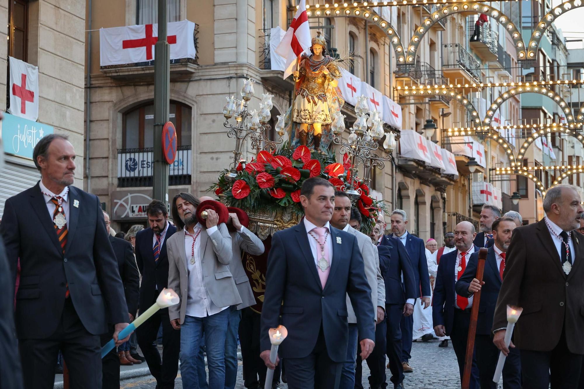 Alcoy rinde homenaje a Sant Jordi
