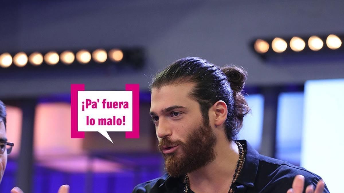 Can Yaman con bocadillo