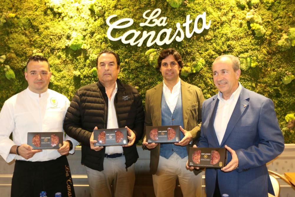 Junto a la empresa malagueña La Canasta, Don Angus comenzará a comercializarse a partir de hoy en sus cafeterías, servicio a domicilio y en dentro de la zona de despensa de la cadena