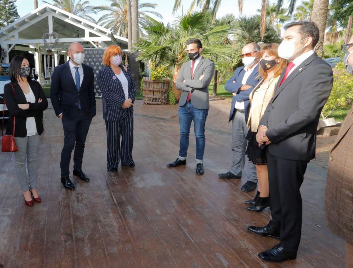 Varios alcaldes de la comarca, ediles, la actual consellera y la exdelegada del Gobierno.