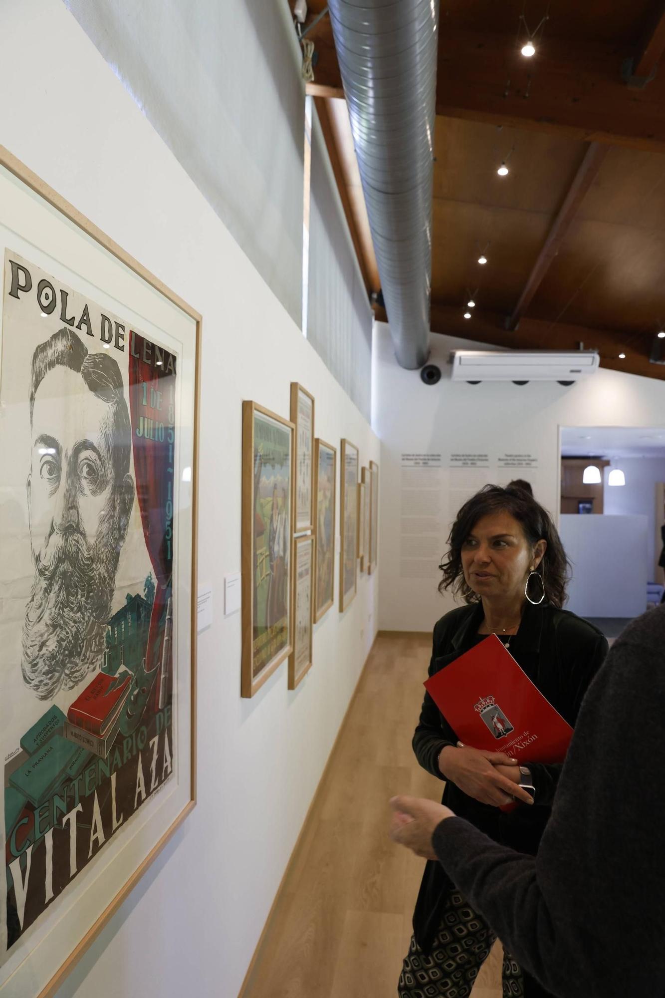 Exposición de carteles de teatro asturiano en el Muséu del Pueblu d'Asturies