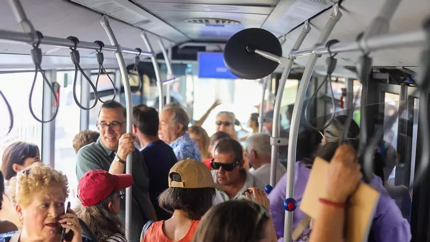 VÍDEO | Autobuses a reventar para ver el eclipse en Zamora