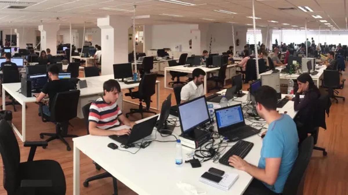 Trabajadores en la sede de Plexus