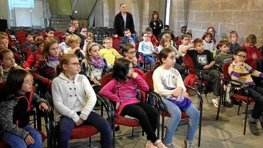 Cinquanta alumnes de quart aprenen el funcionament del Consell Comarcal