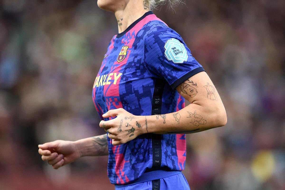 Los tatuajes en el brazo de la defensora  del Fc. Barcelona, María León