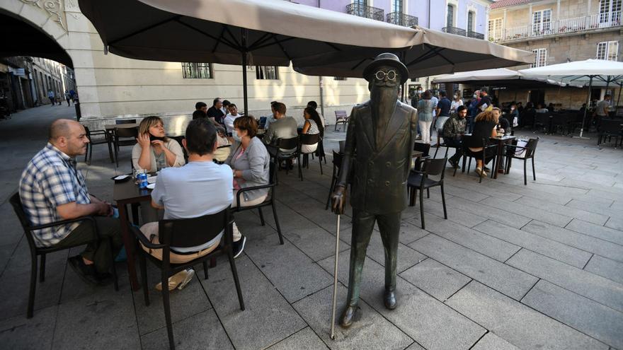 Terrazas en la plaza Méndez Núñez. // G. Santos
