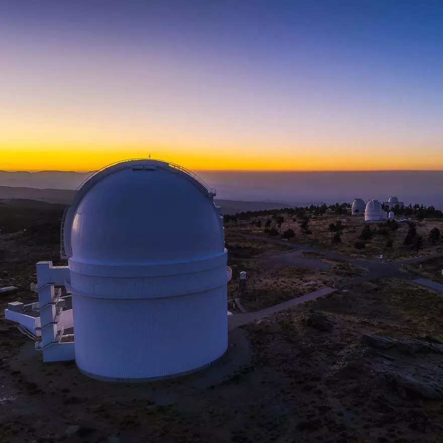 El mayor observatorio de la Europa continental corona una etapa de La Vuelta en Almería