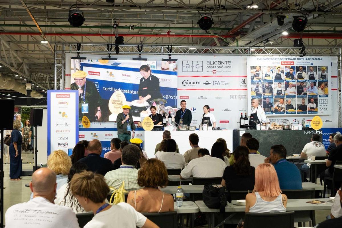 Un momento del congreso de tortilla en Alicante Gastronómica