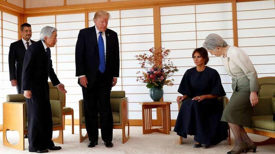 Los Trump con el emperador Akihito y la emperatriz Michiko, en el Palacio Imperial de Tokio.