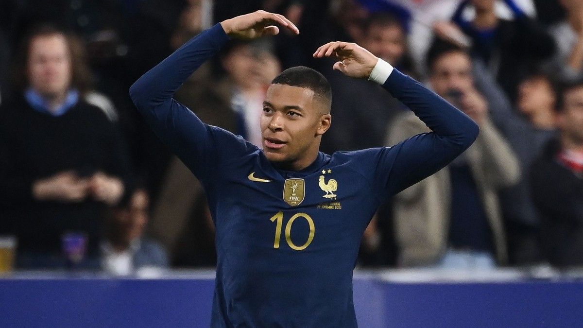 Mbappé celebra tras marcar ante Austria