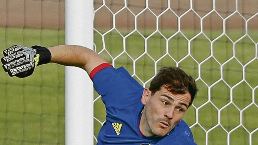 Casillas, en un entrenamiento con la selección.