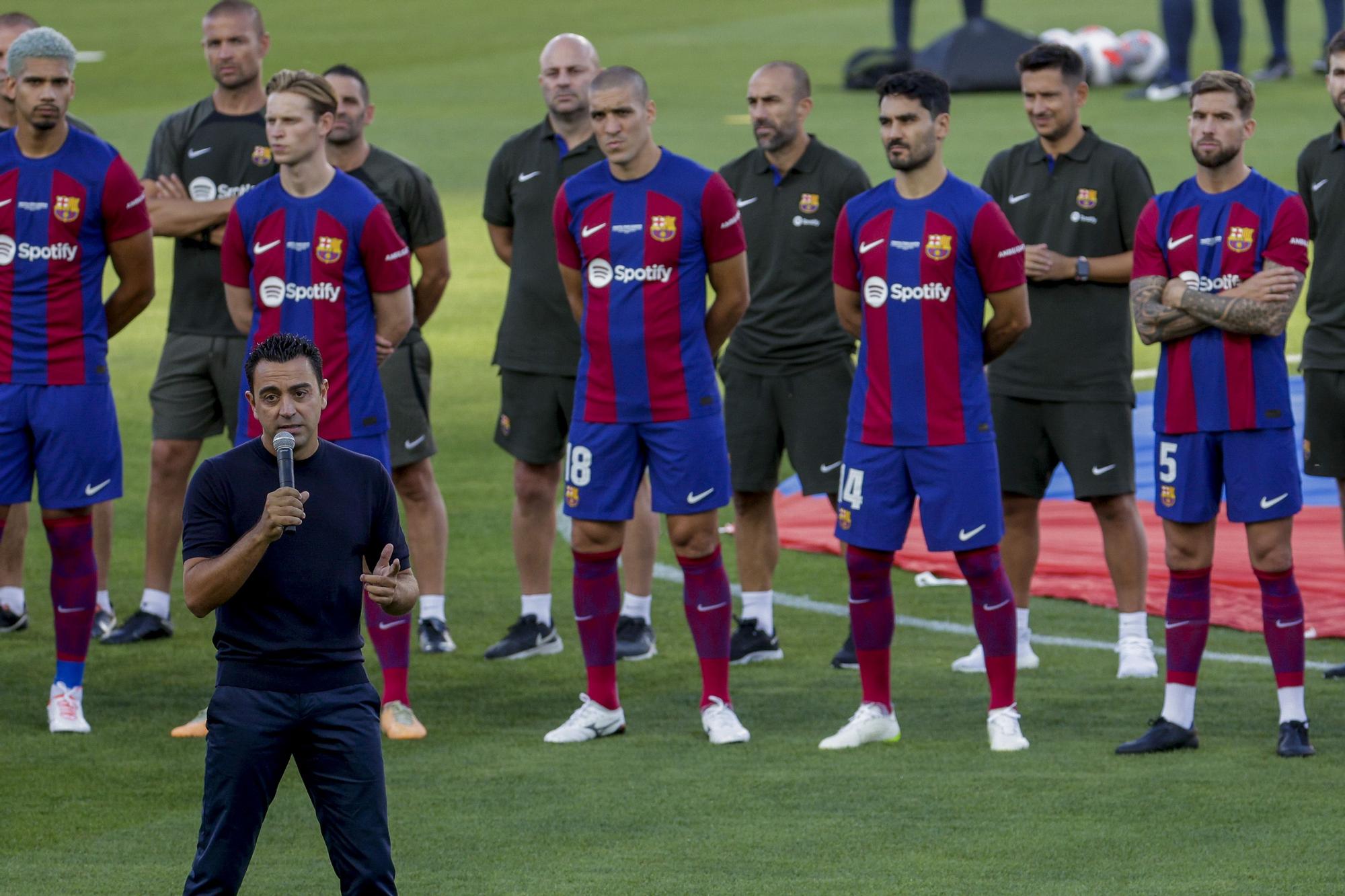 Les millors imatges del debut del Barça al Lluís Companys en el Trofeu Joan Gamper