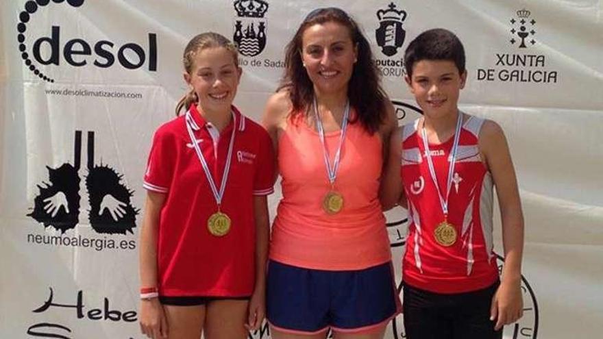 Podios para el Atletismo A Estrada en Caldas y Sada