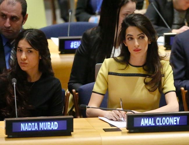 Nadia Murad junto a Amal Clooney