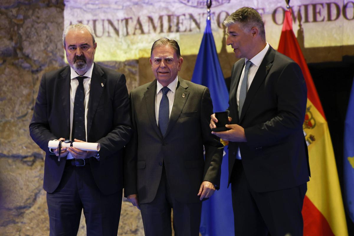 Oviedo reconoce los méritos deportivos, sociales y económicos con sus máximas distinciones