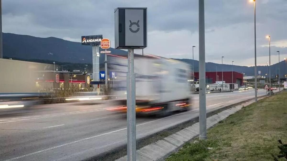 El radar de la Jonquera, a l'N-II.
