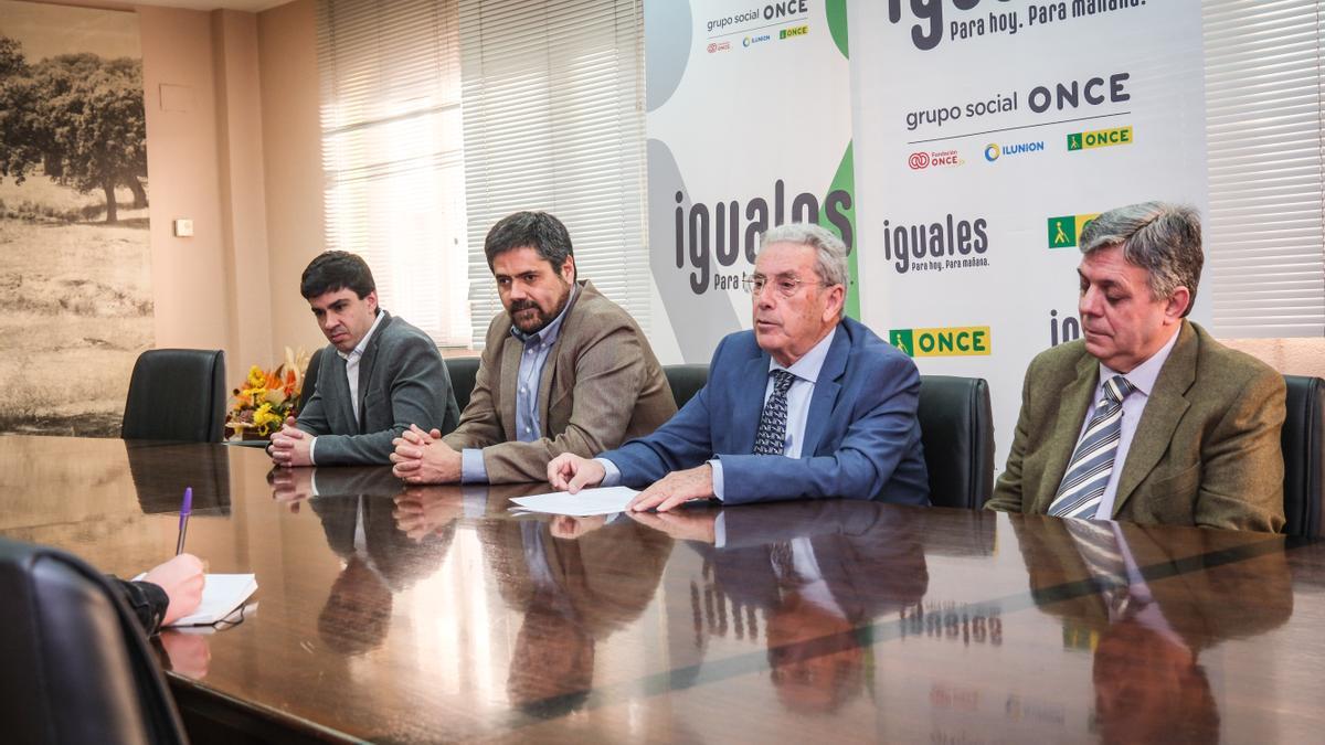 El convenio se presentó ayer en la sede de la ONCE.