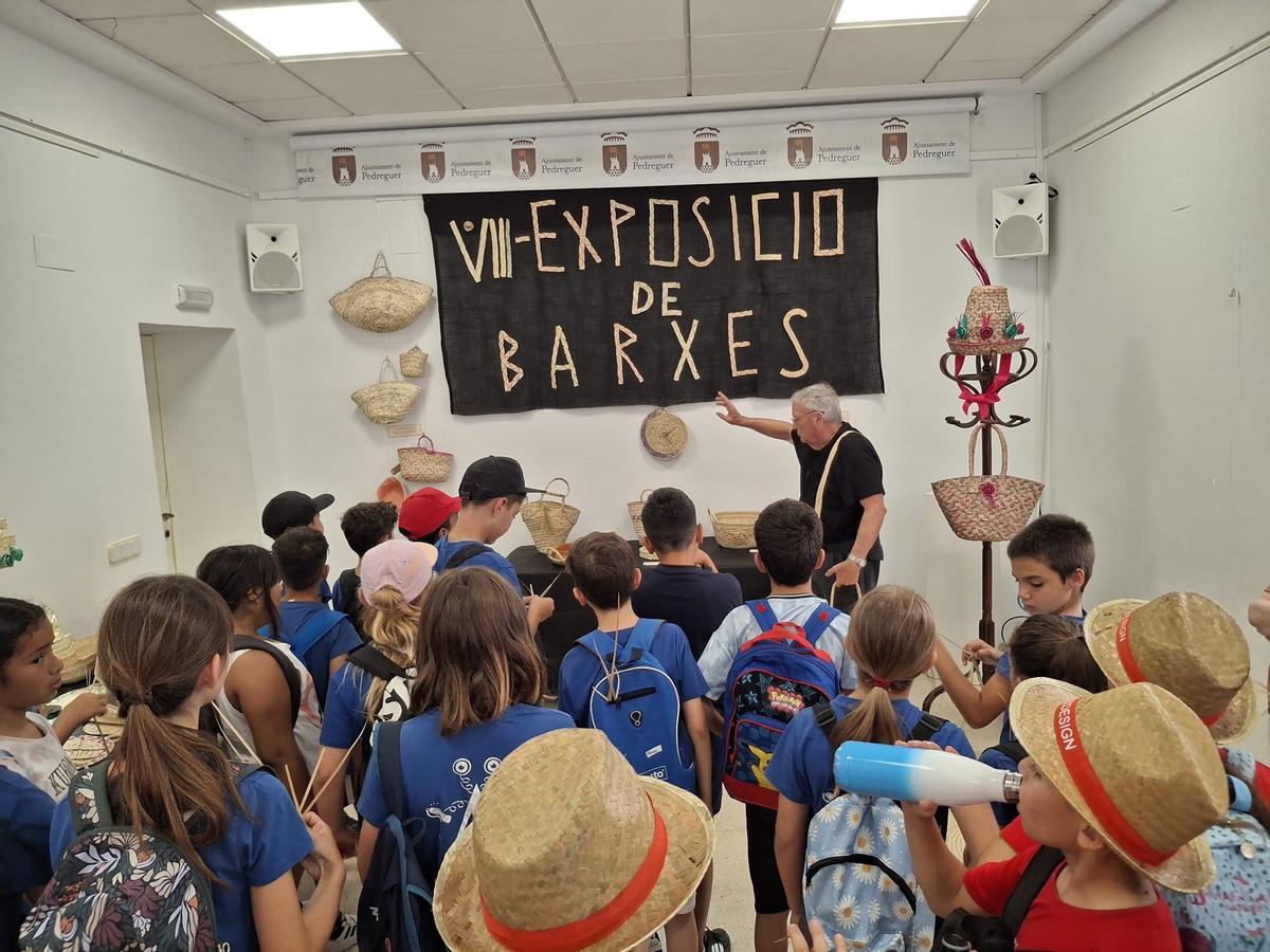 Las imágenes de la primera "trobada escolar" de la Marina Alta "Desafiar-se a fer llata", que ha tenido lugar en Pedreguer