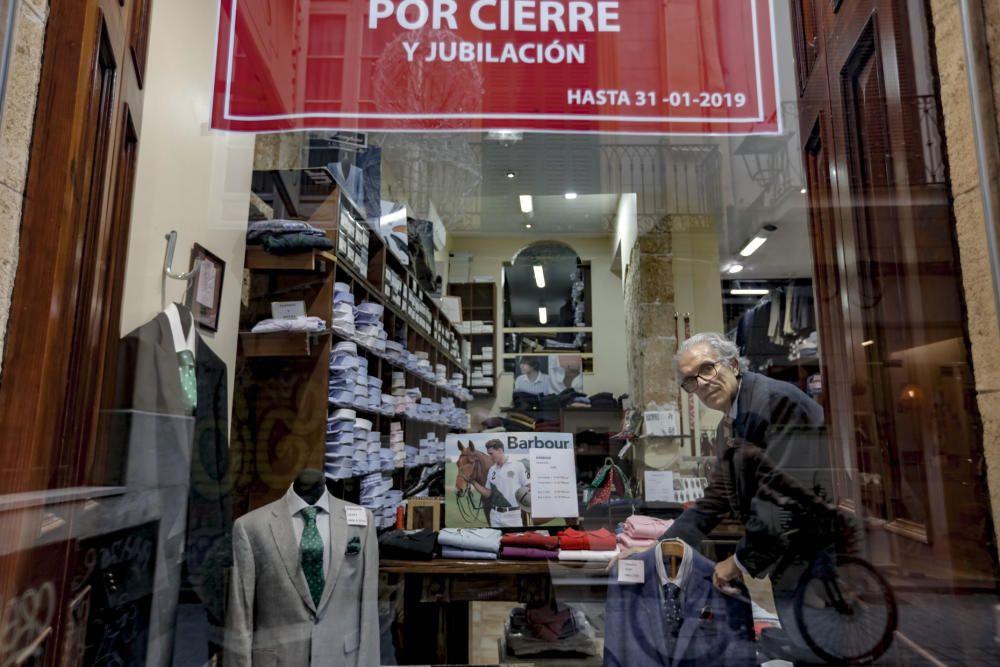 Cierra la sastrería Campins de Palma