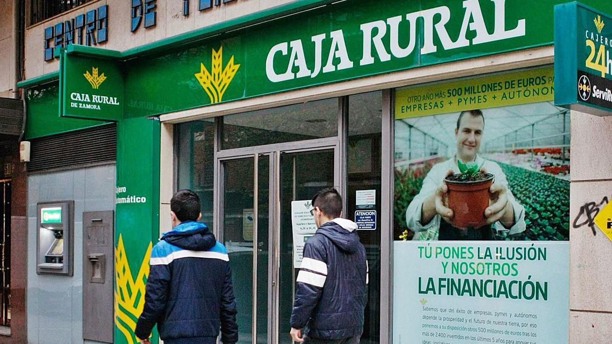 Una oficina de Caja Rural de Zamora en la capital zamorana.