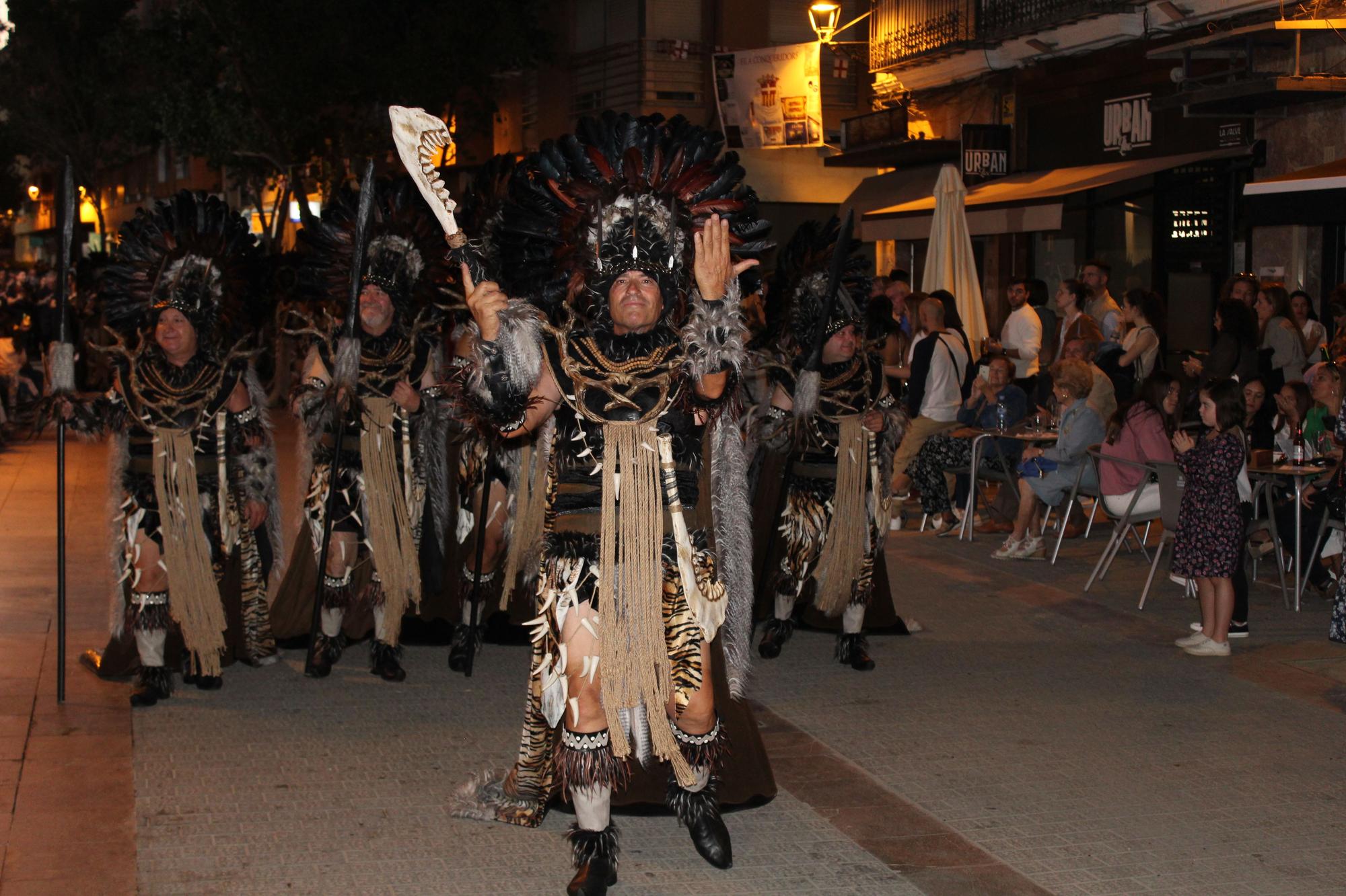 Los Moros y Cristianos conquistan la Vila de Alzira