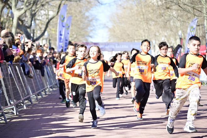 Galería de imágenes: gran participación en el Maratón Infantil CC Salera