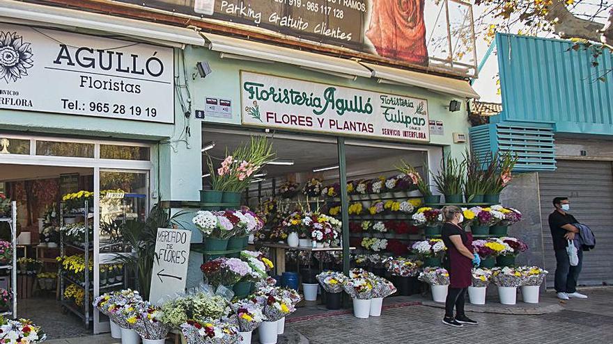 Venta bajo mínimos en las floristerías de Alicante. | HÉCTOR FUENTES