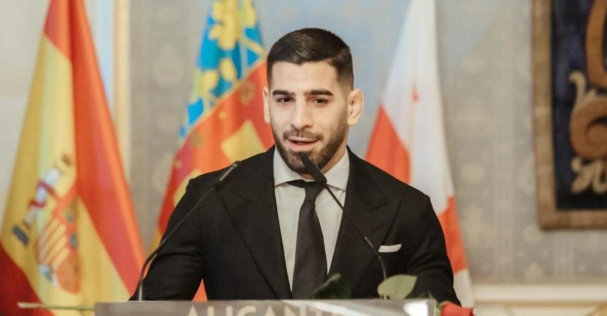 Ilia Topuria no descarta presentarse a las elecciones.