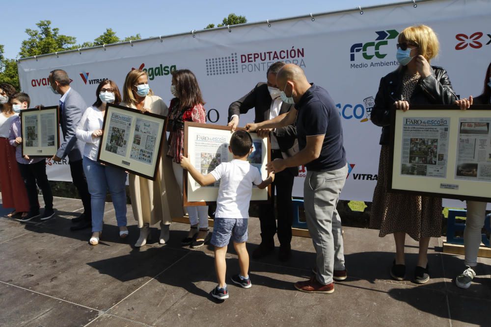 Profesores y alumnos participantes en la quinta edición de FARO da Escpña reciben el reconocimiento en Castrelos por su gran trabajo durante un curso marcado por el coronavirus.