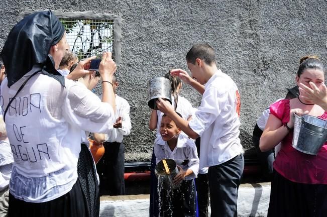 Traida Infantil del Agua de Lomo Magullo 2016