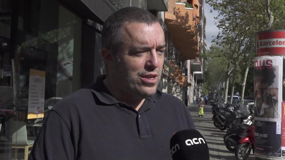 Los restauradores se muestran sorprendidos de que no se les haya consultado la prohibición de fumar en las terrazas. Lo explica Salva Vendrell, presidente de Barcelona Comerç y vicepresidente adjunto del Gremi de Restauració.