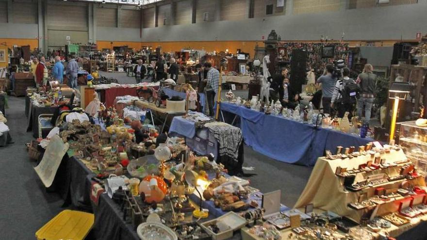 Jornada inaugural de la II Feria de Antigüedades. // Jesús Regal