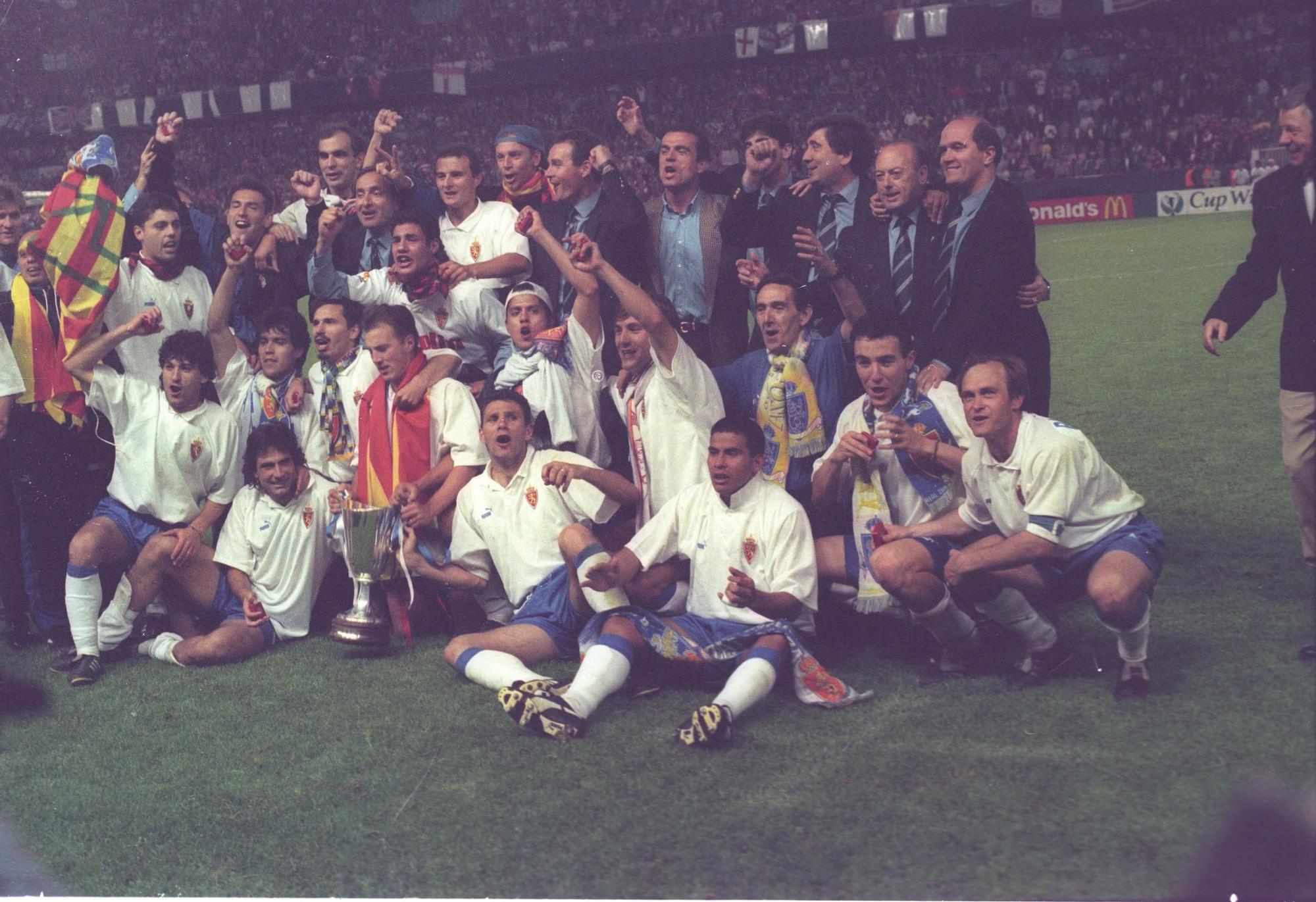 En imágenes | Treinta aniversario de la Recopa conquistada por el Real Zaragoza en el Parque de los Príncipes