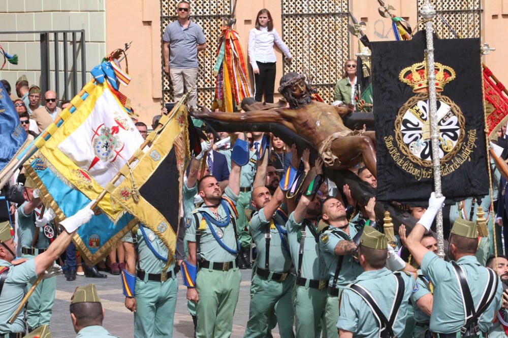 Tras desembarcar en el puerto de Málaga, la Compañía de Honores de la X Bandera del Tercio 'Alejandro Farnesio', IV protagoniza uno de los momentos más intensos de la Semana Santa de Málaga