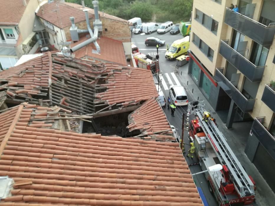 S'ensorra la teulada d'un magatzem a Manresa