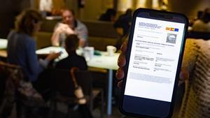 La justícia avala el passaport Covid en restaurants, gimnasos i geriàtrics a Catalunya