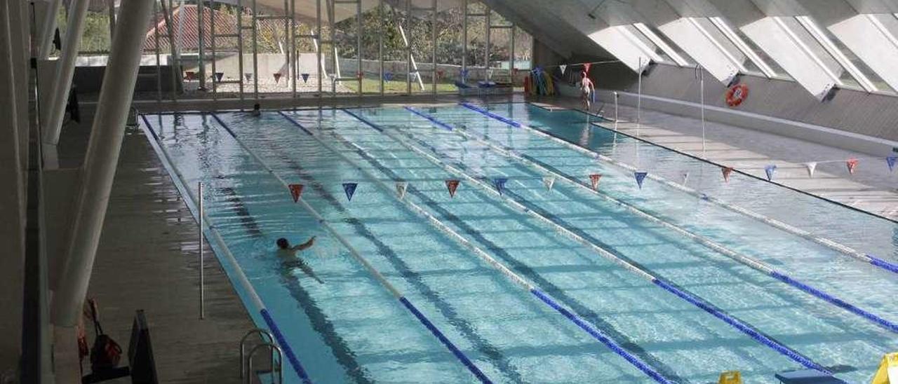 Una vista de la piscina municipal A Balea de Cangas. // Santos Álvarez