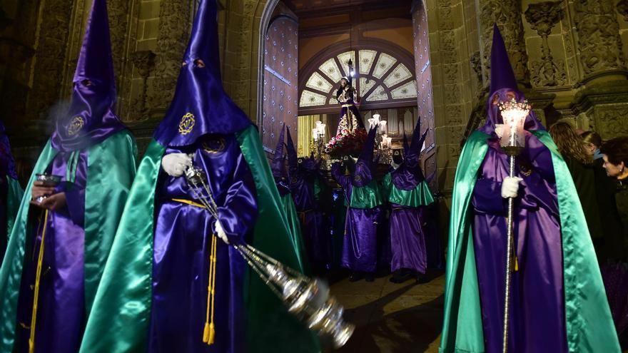 La cofradía del Nazareno de Plasencia sale a la calle, pero acorta el recorrido