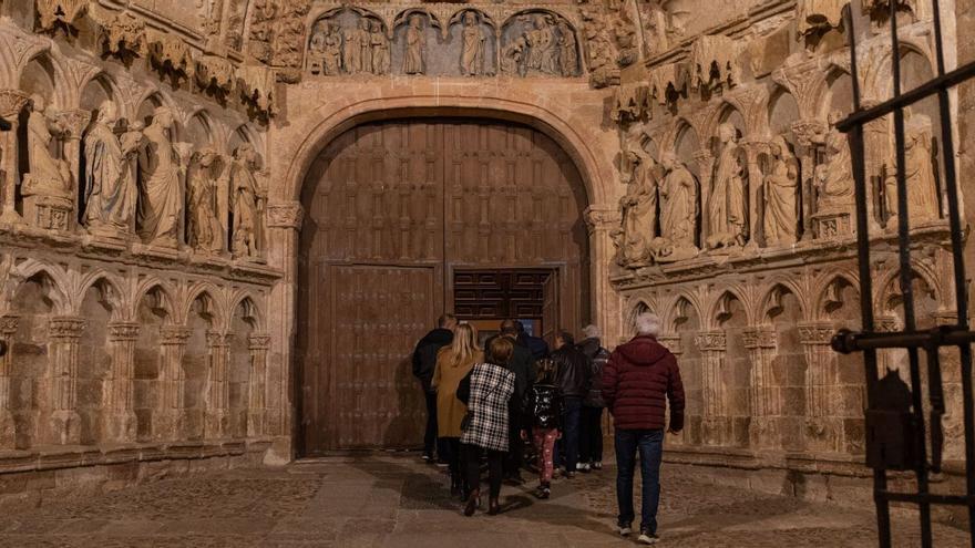 El Plan Románico Atlántico &quot;dignificará&quot; la portada de la iglesia de La Hiniesta