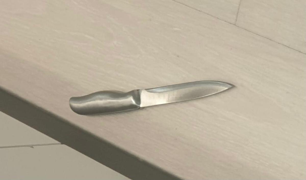 El cuchillo que los atracadores se dejaron tras su huida
