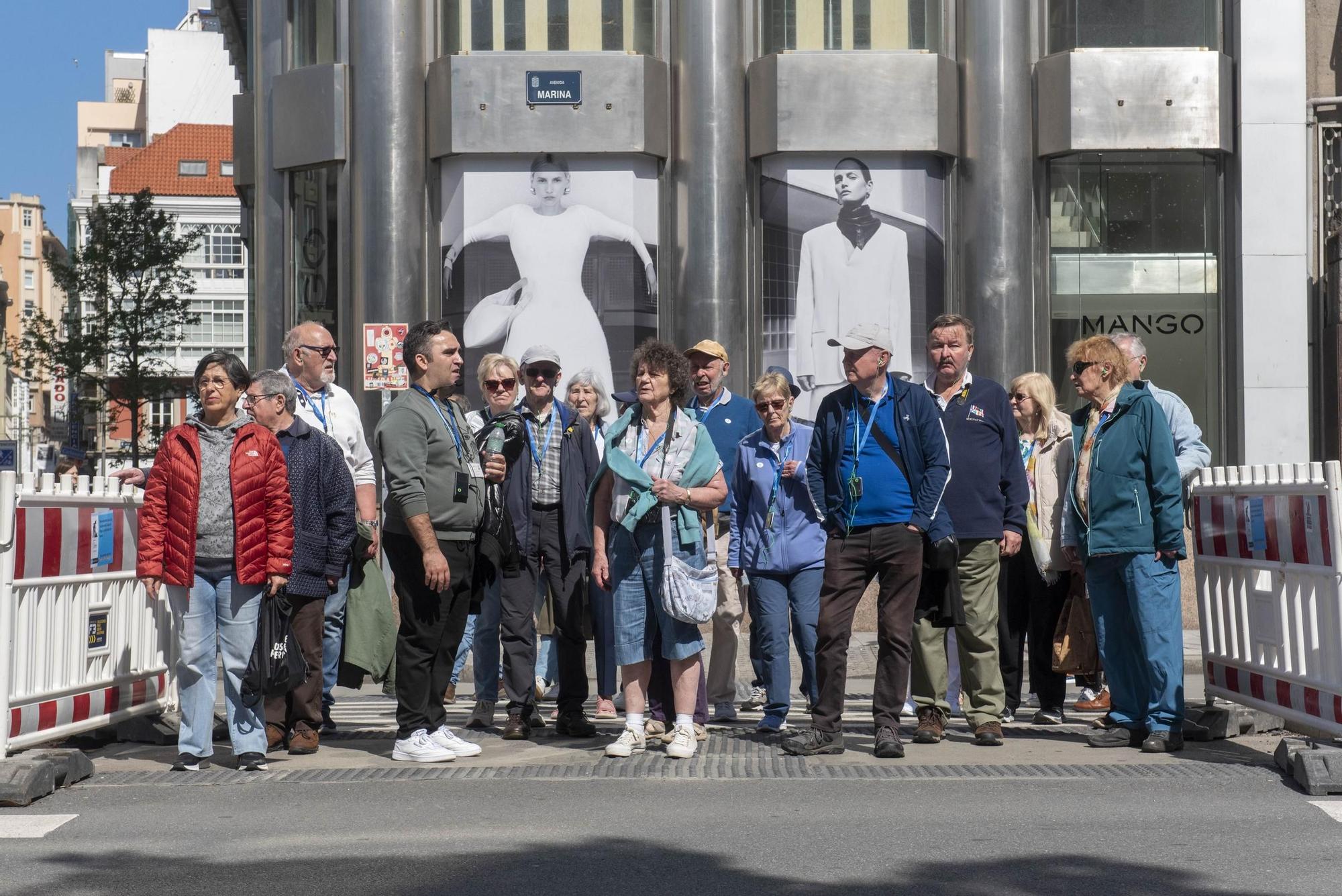 Más de 14.000 visitantes llegan a A Coruña en una escala múltiple de cinco cruceros