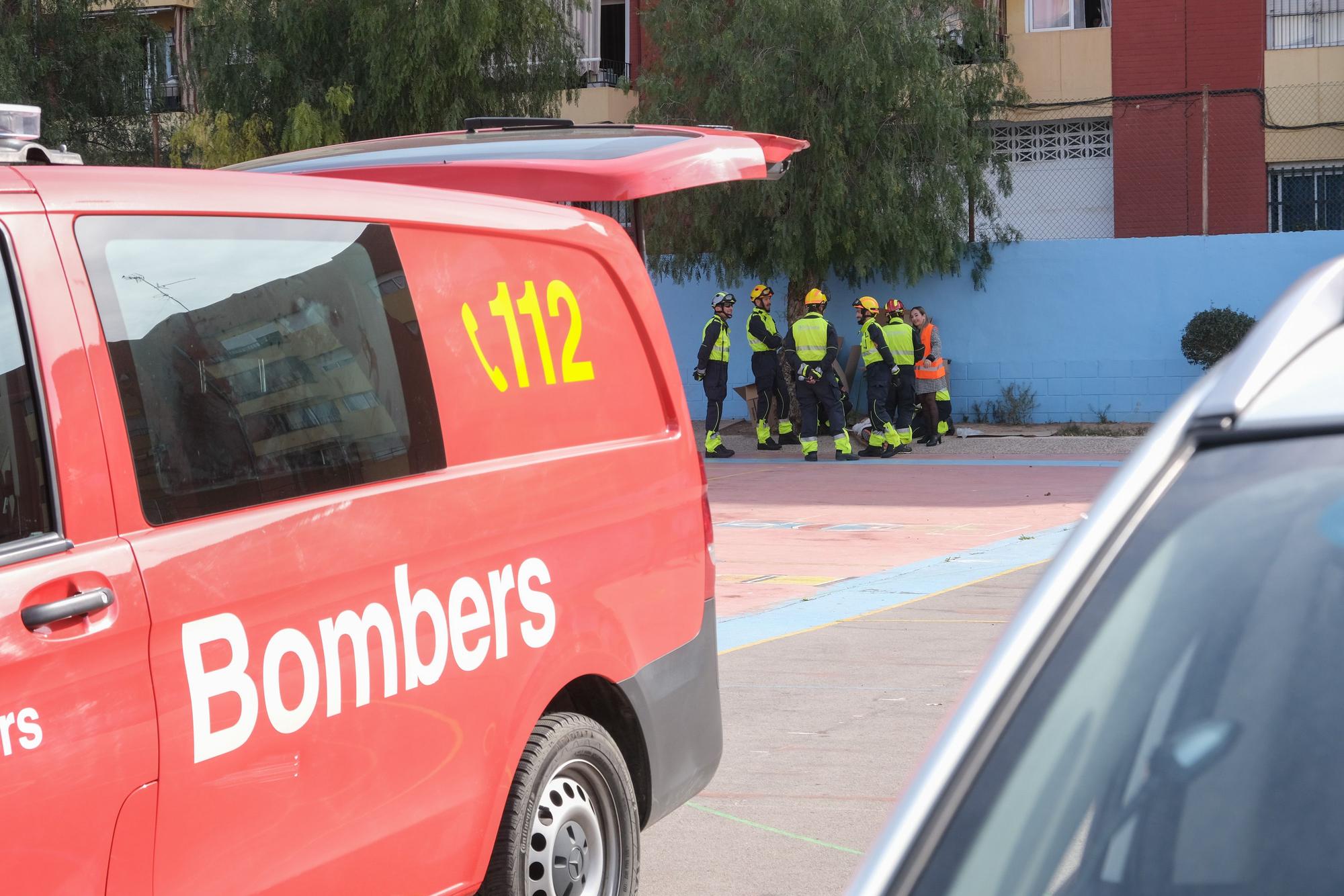 Doce mil alumnos de Torrevieja participan en el simulacro de terromoto en el aniversario del seísmo de 1829